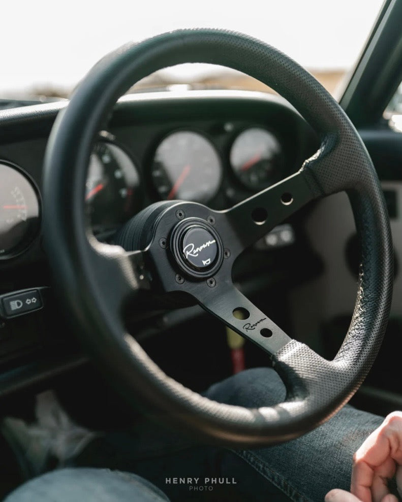 Renown 100 Dark Steering Wheel