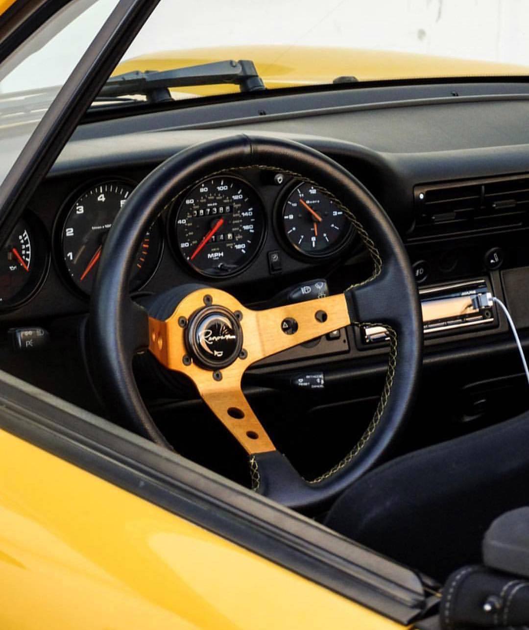 Renown 100 Gold Steering Wheel