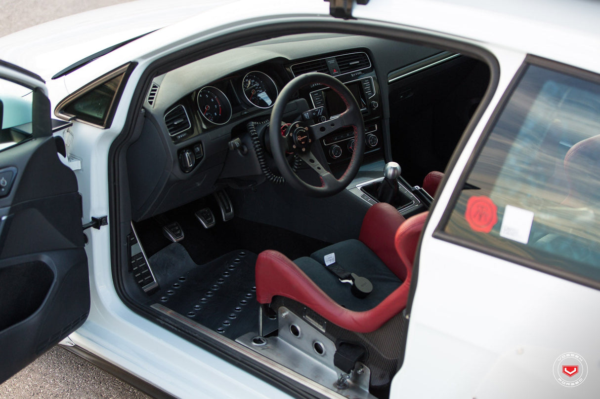 Renown 100 Rosso Steering Wheel