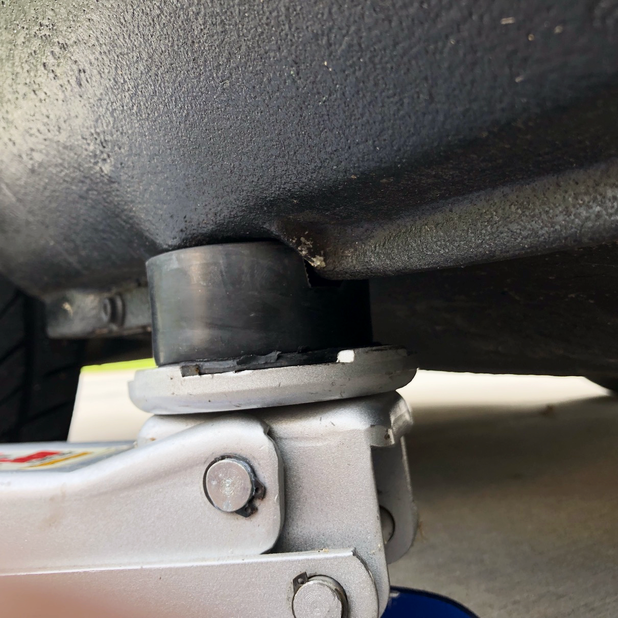 E30 Jack Pad