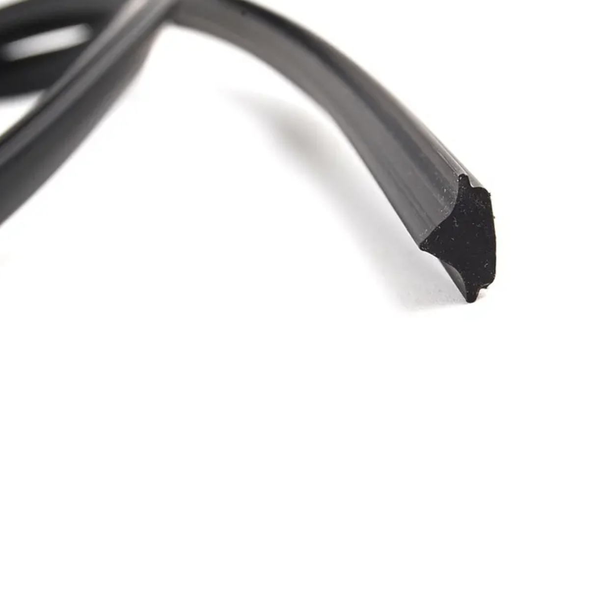 E28 Windshield Seal Locker