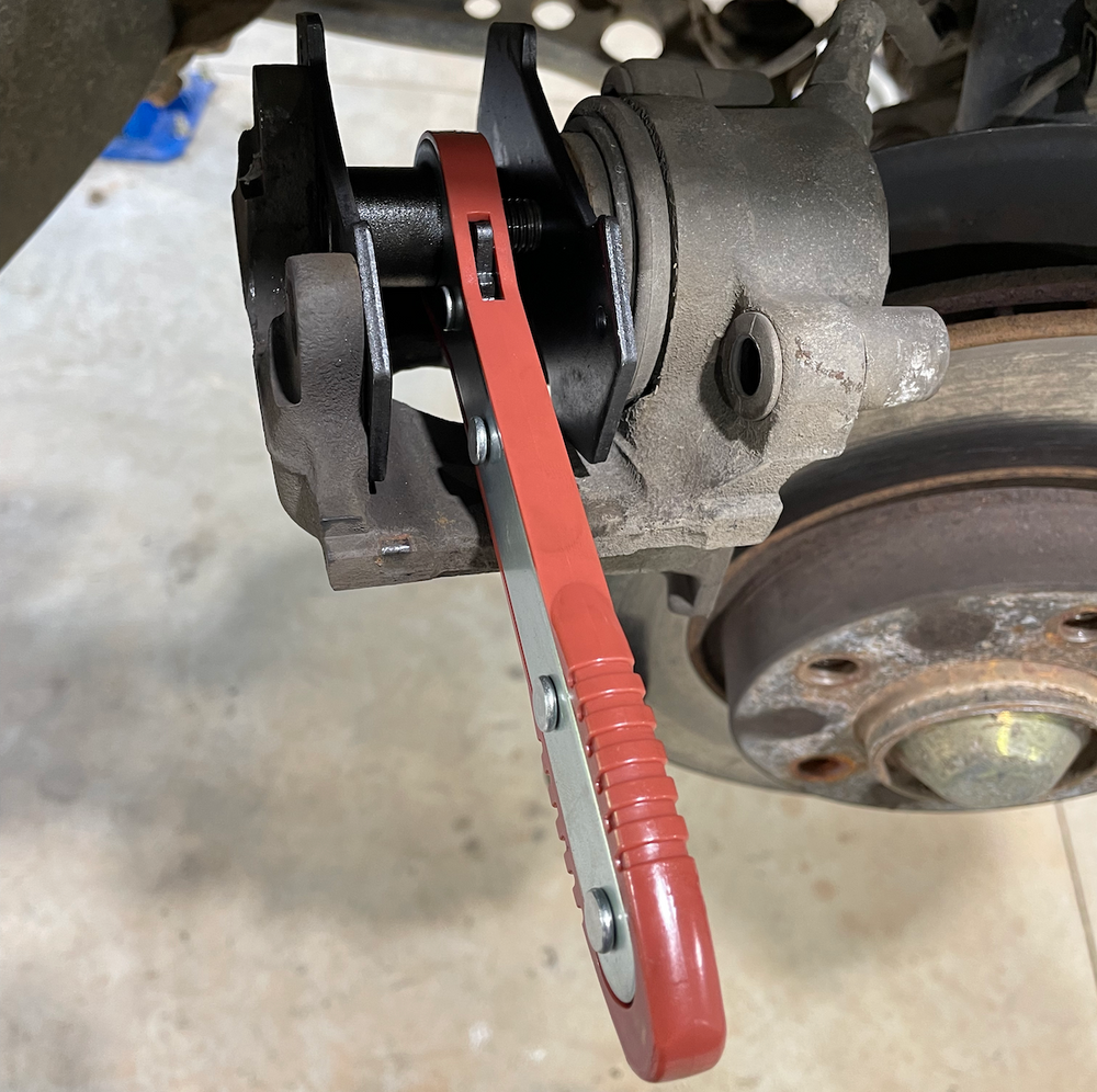 ベース Fodera x-Caliper Compressor Deluxe Brake Pad Compressor – Race German