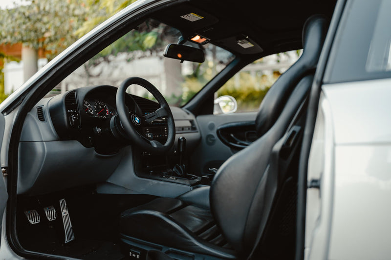 Renown Chicane Dark Steering Wheel