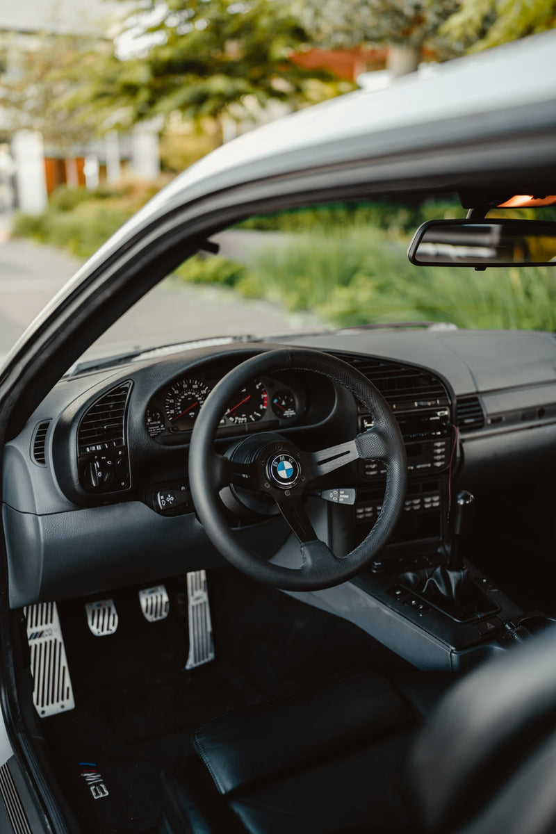 Renown Chicane Dark Steering Wheel