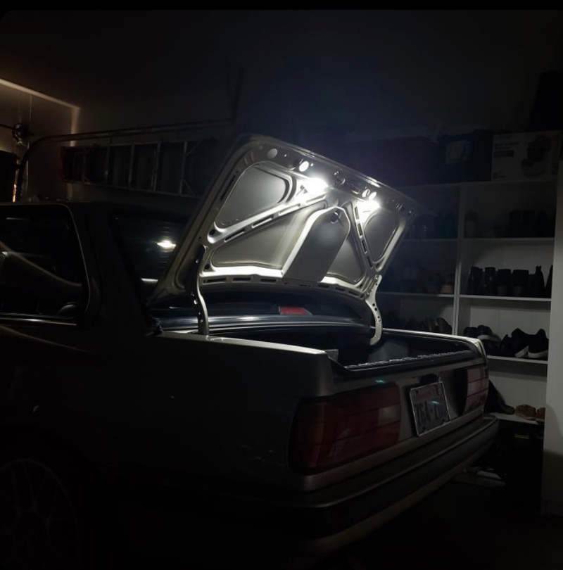 E30 Euro Trunk Light Mod