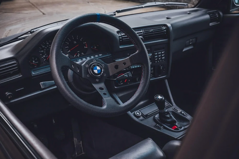 Renown 100 Motorsport Competition Steering Wheel