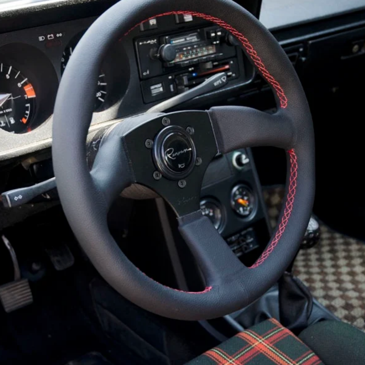 Renown 130R Rosso Steering Wheel – Race German