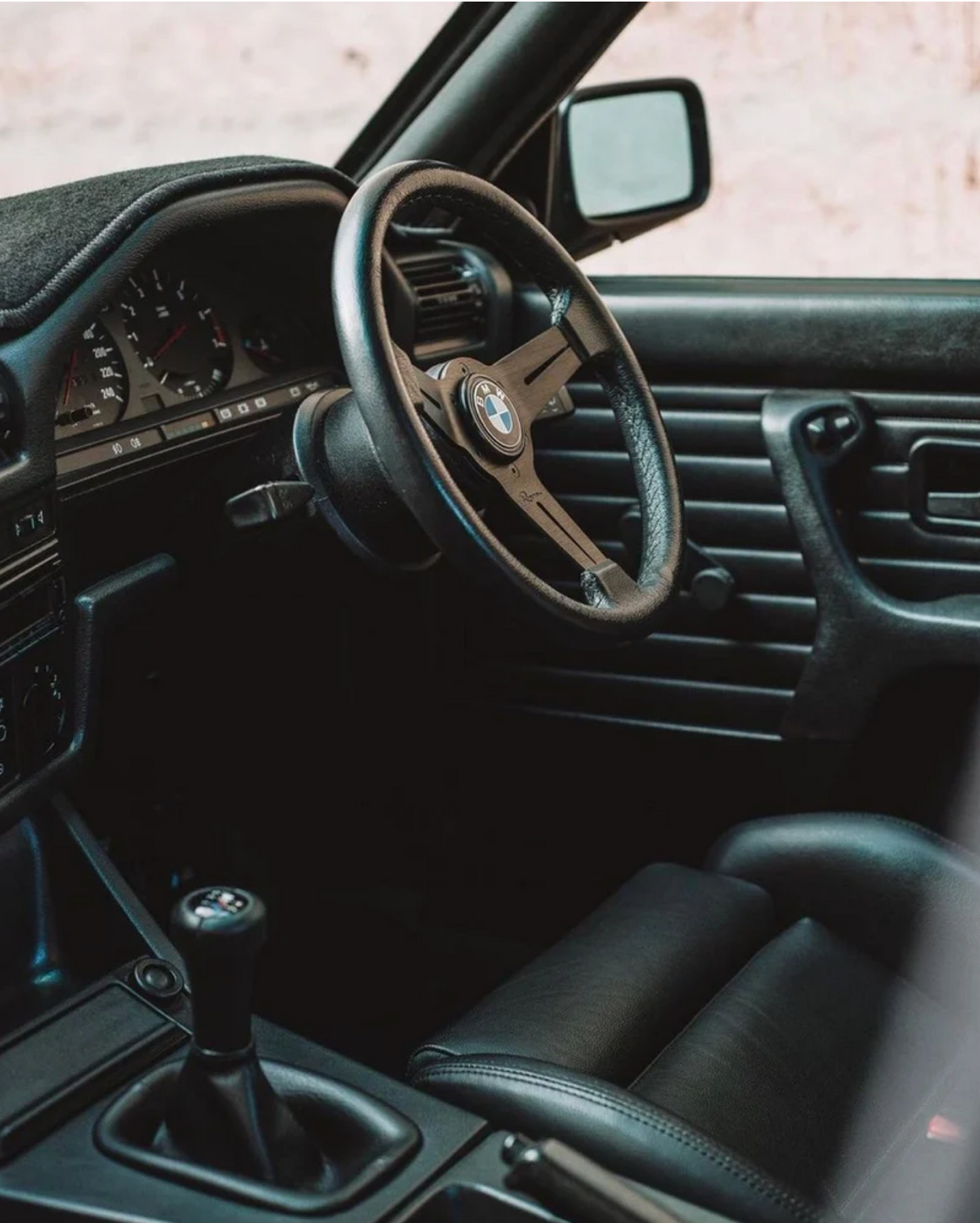 Renown Mille Dark Steering Wheel