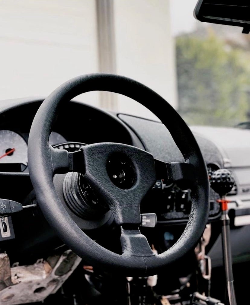 Renown Champion Horn Pad Leather Steering Wheel – Race German