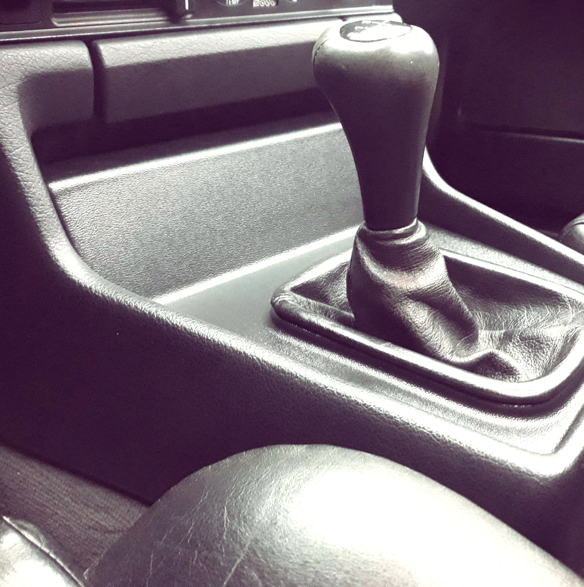 Deluxe E34 Shifter Surround